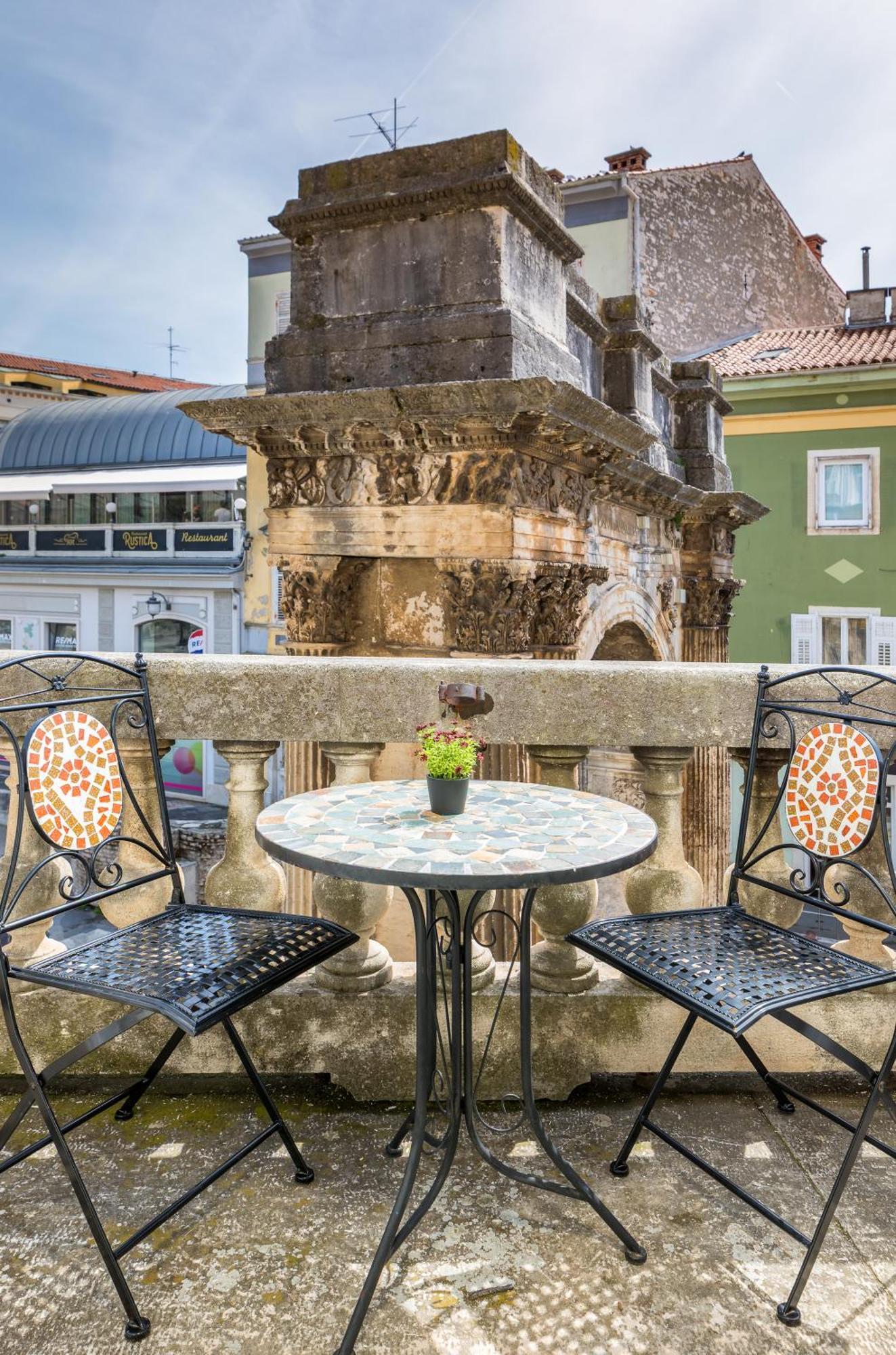 Boutique Suites Joyce Пула Екстериор снимка