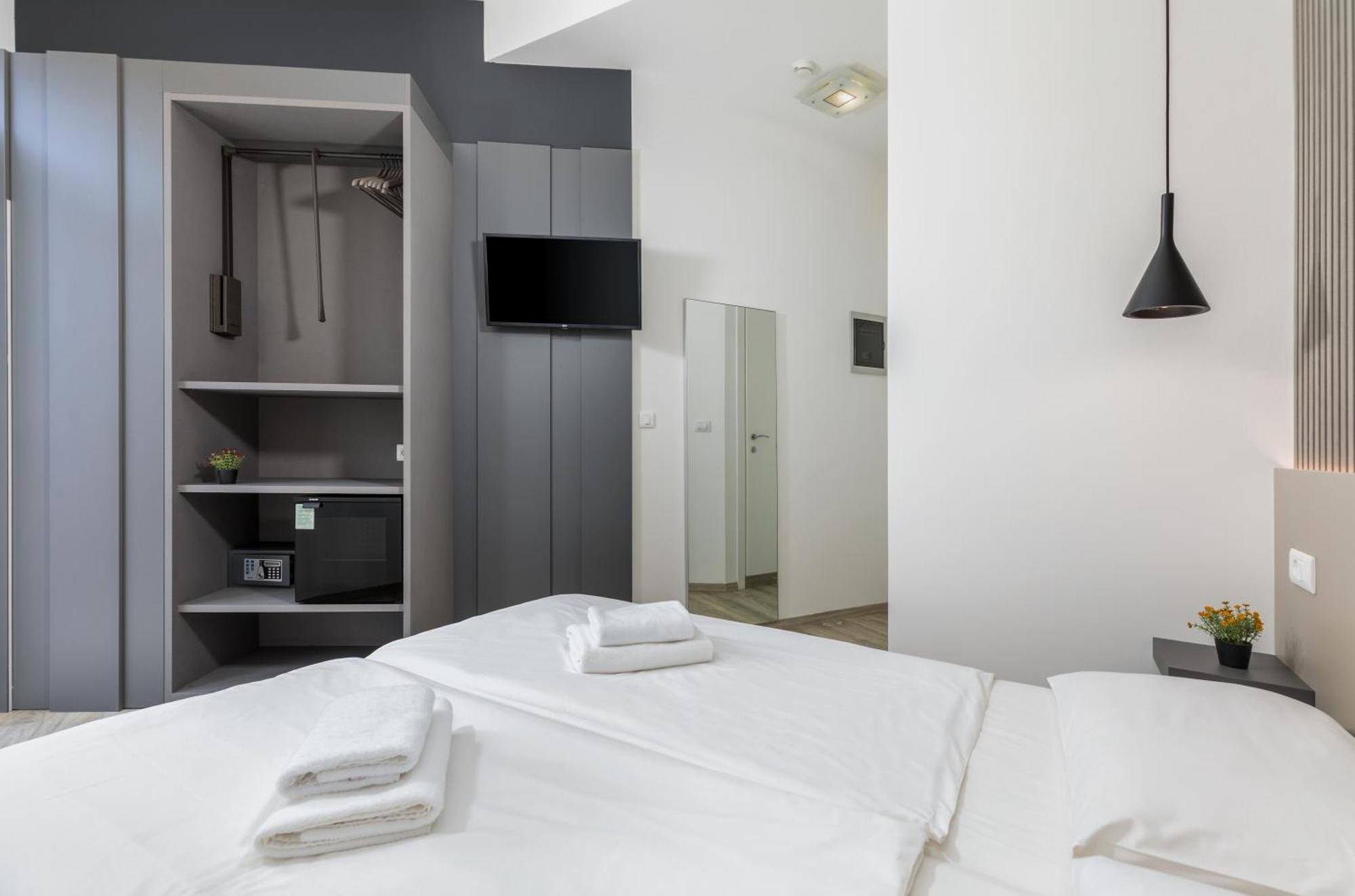 Boutique Suites Joyce Пула Екстериор снимка